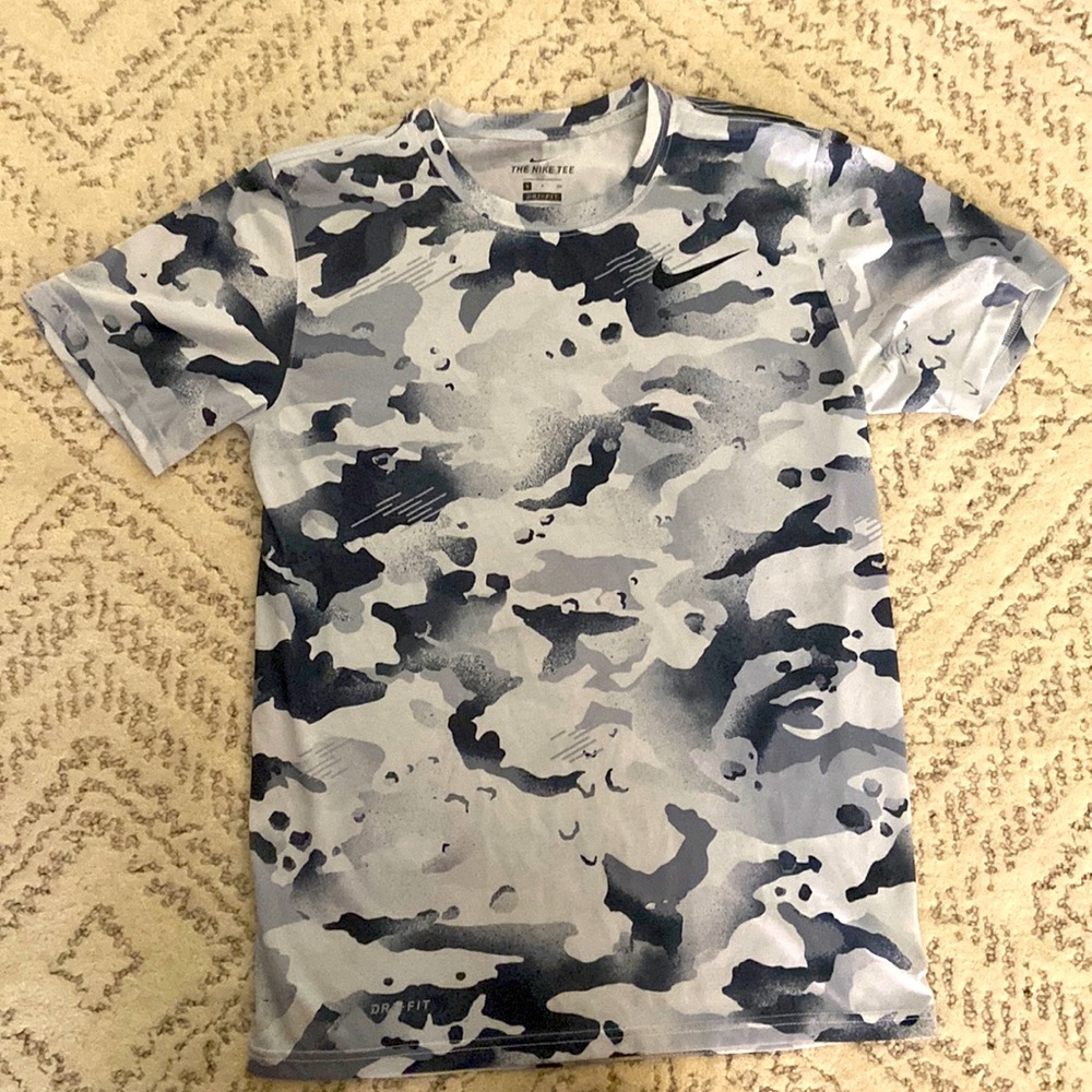 Nike Dri-fit Mens tshirt!!